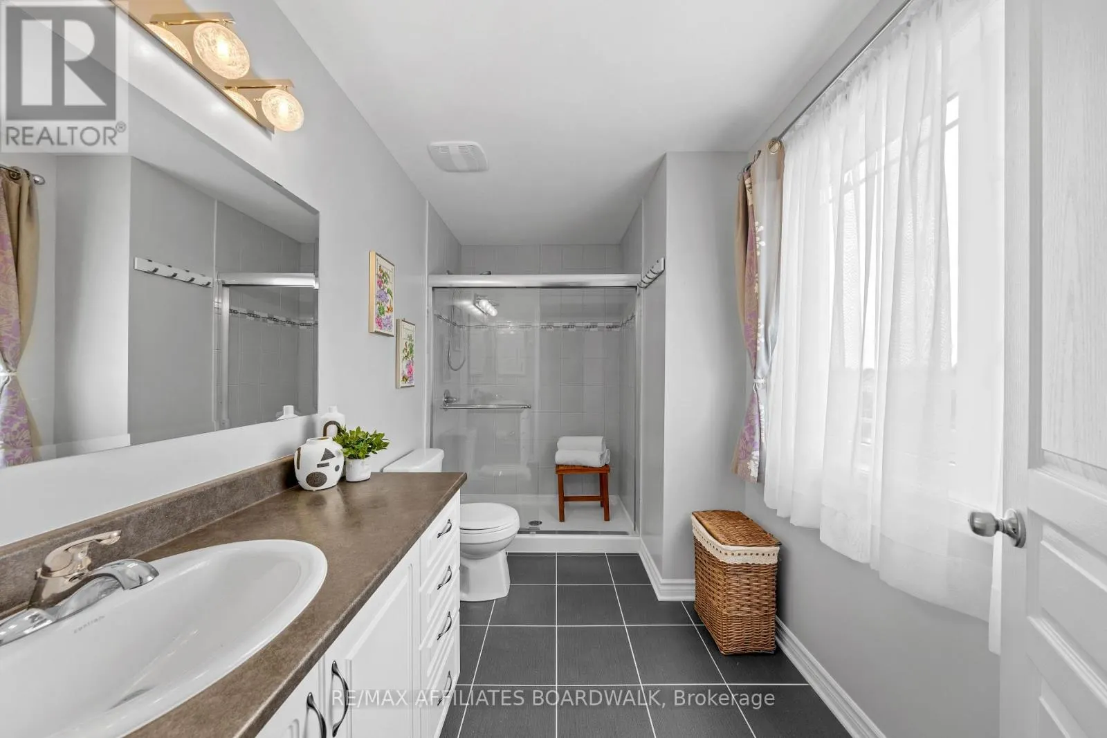 13 - 340 TRIBECA PRIVATE