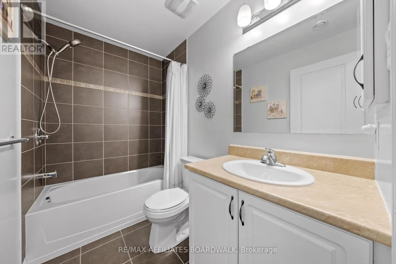 13 - 340 TRIBECA PRIVATE