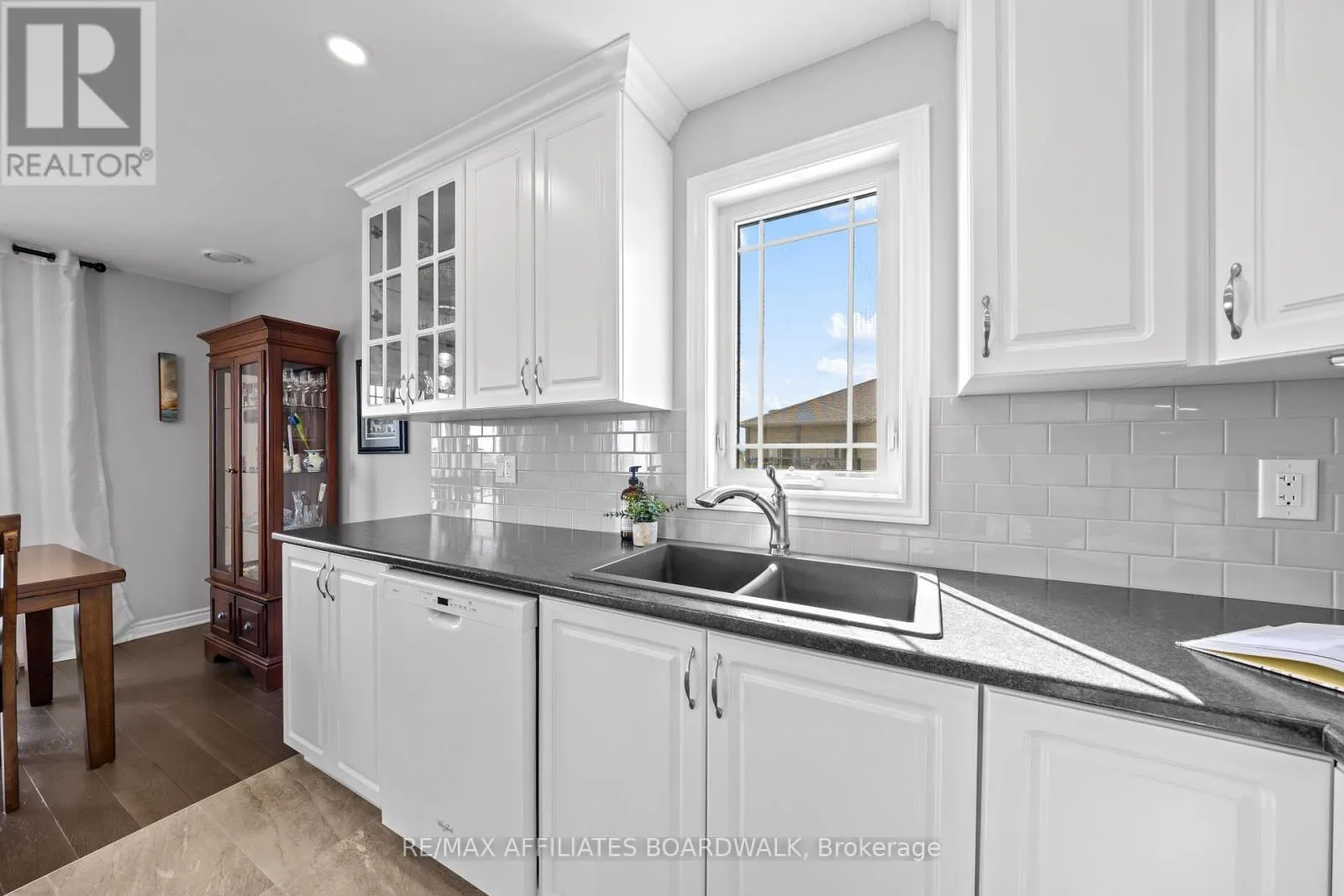 13 - 340 TRIBECA PRIVATE