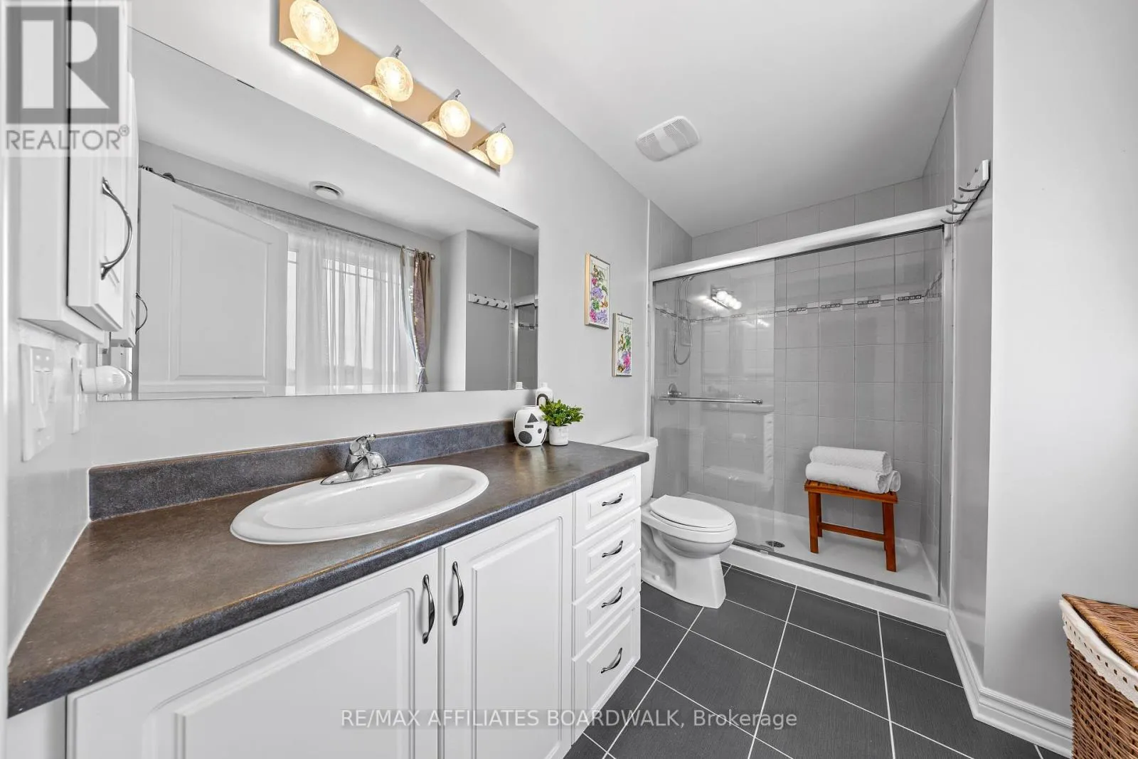 13 - 340 TRIBECA PRIVATE