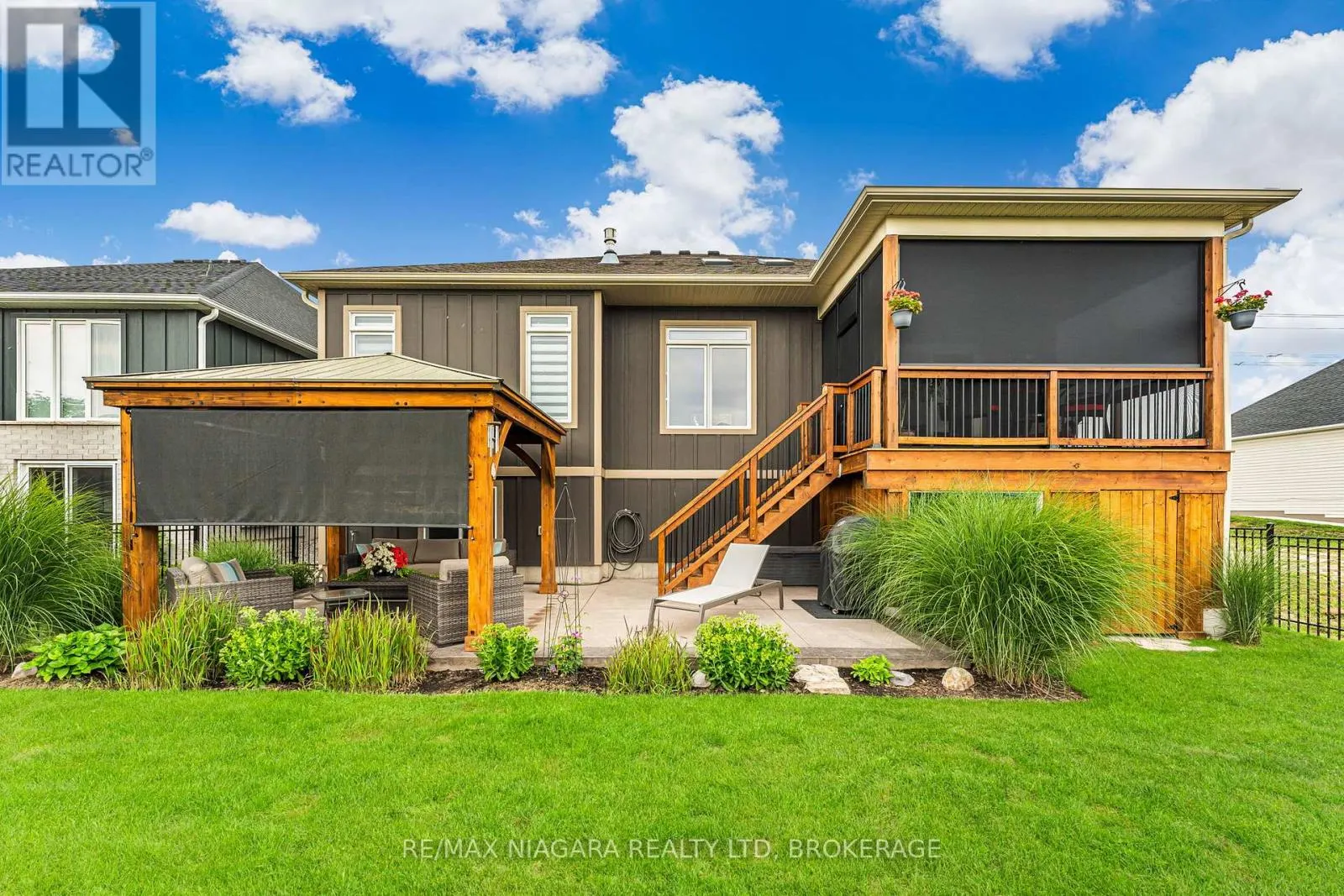 24 PROSPECT POINT ROAD N