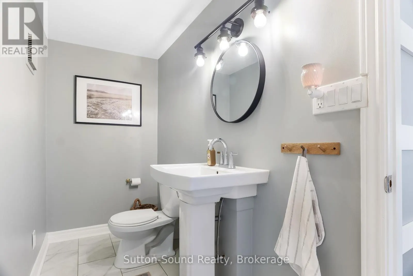 28 - 28 LAMSON CRESCENT N, #28