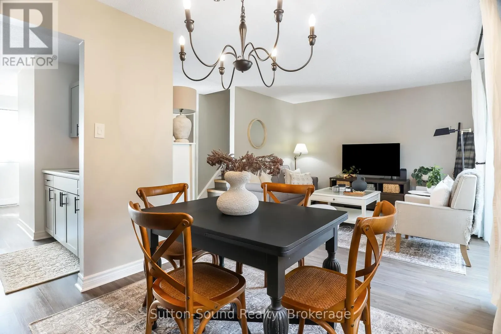28 - 28 LAMSON CRESCENT N, #28