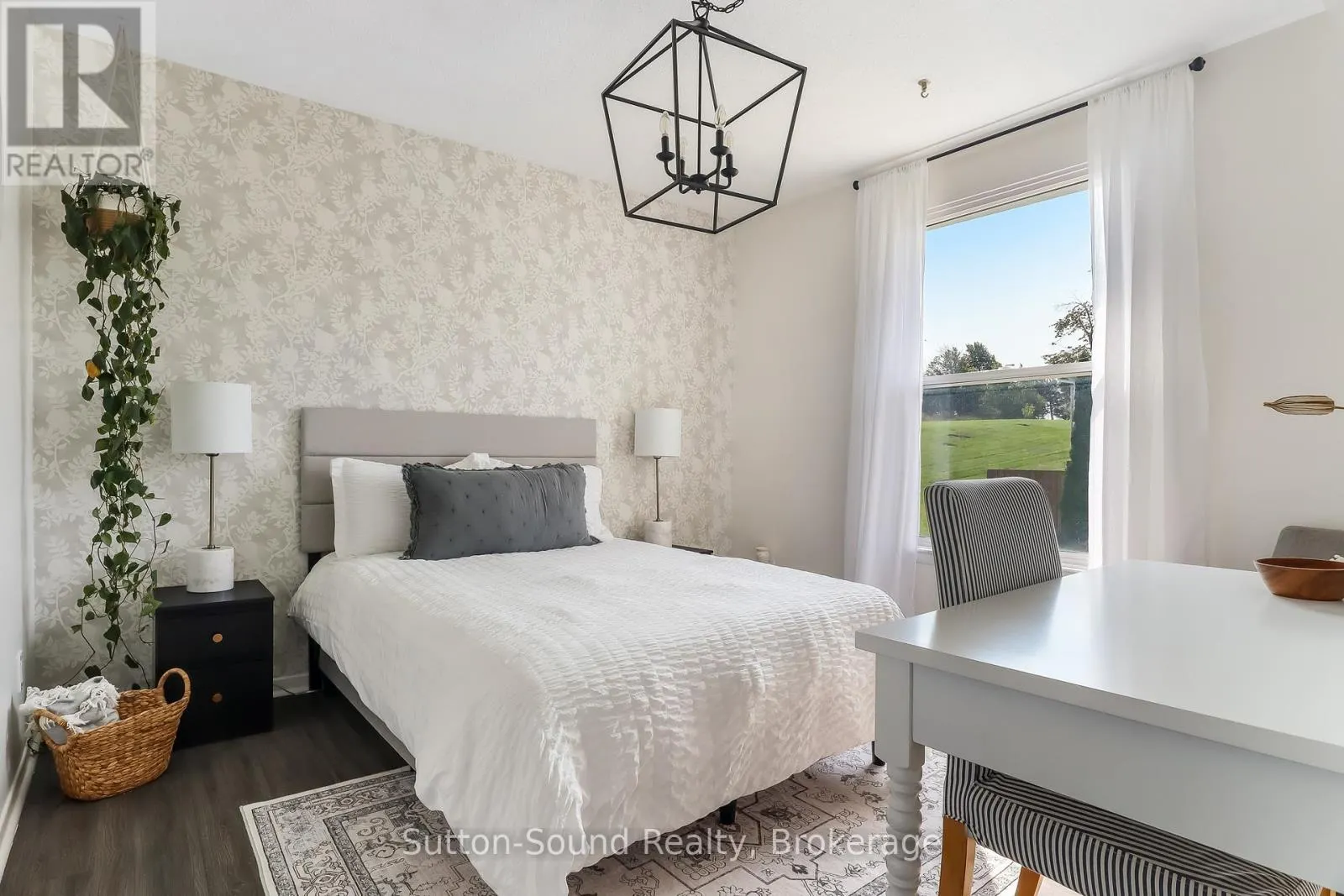 28 - 28 LAMSON CRESCENT N, #28
