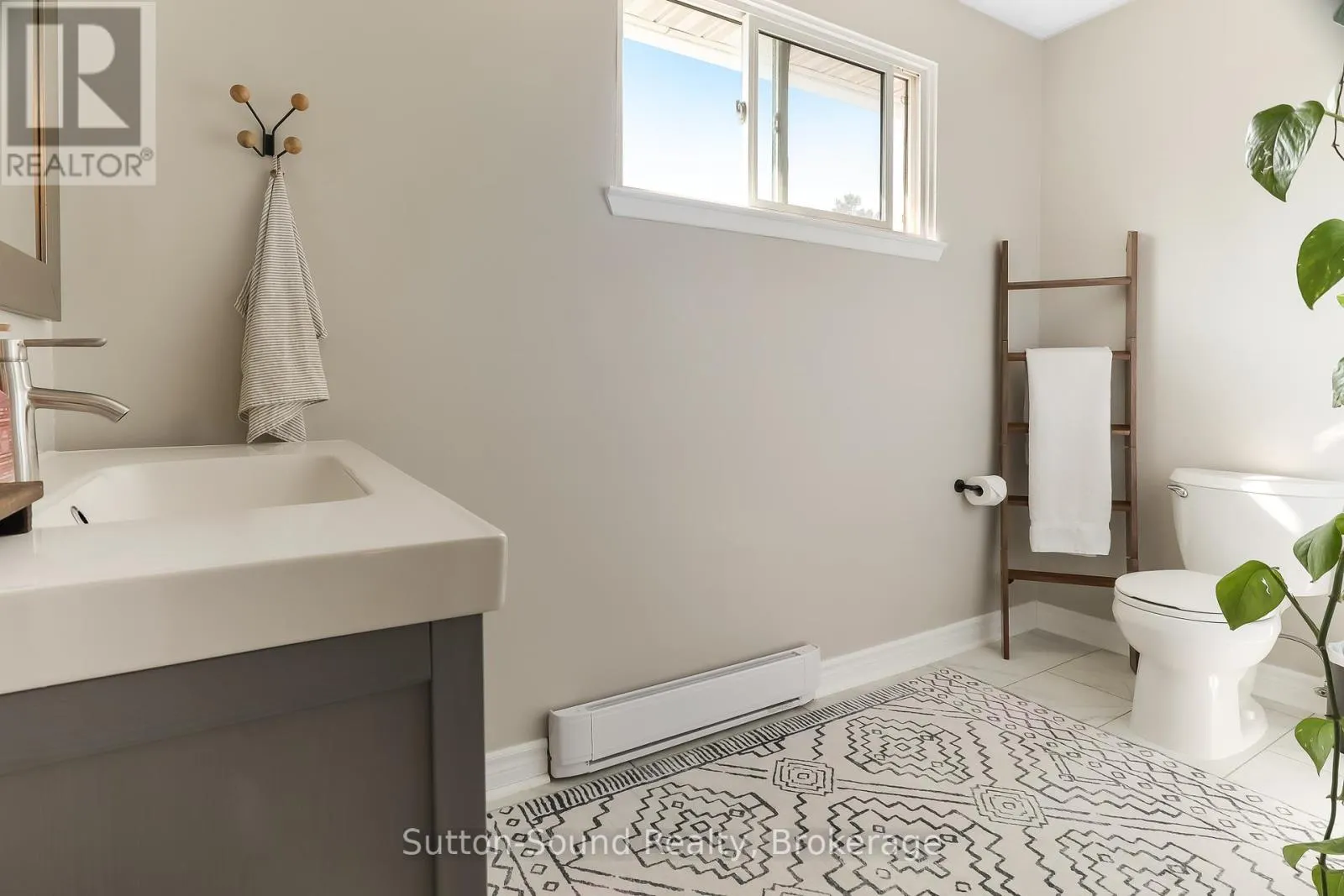 28 - 28 LAMSON CRESCENT N, #28