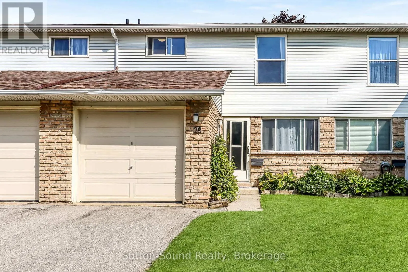 28 - 28 LAMSON CRESCENT N, #28