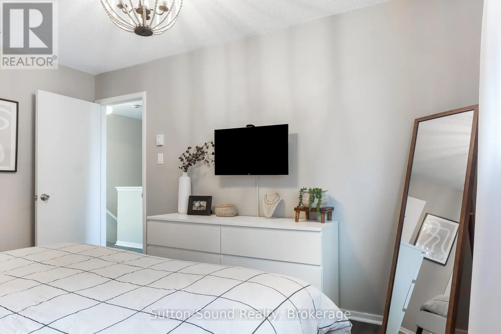 28 - 28 LAMSON CRESCENT N, #28