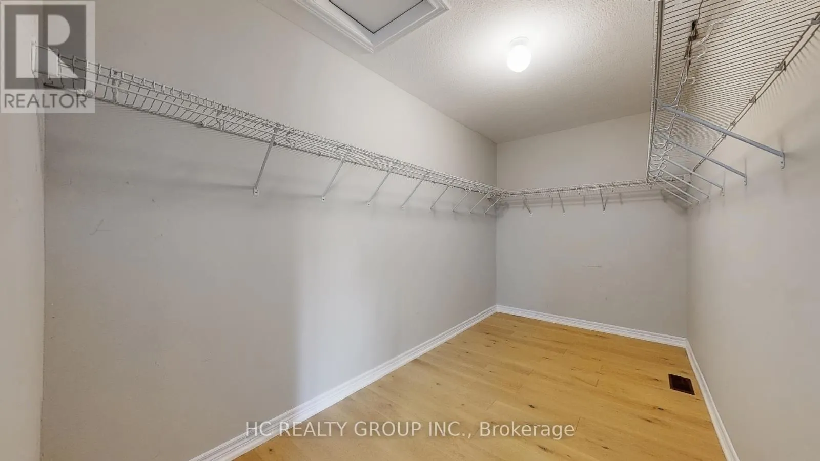 106 COOPERSHAWK STREET