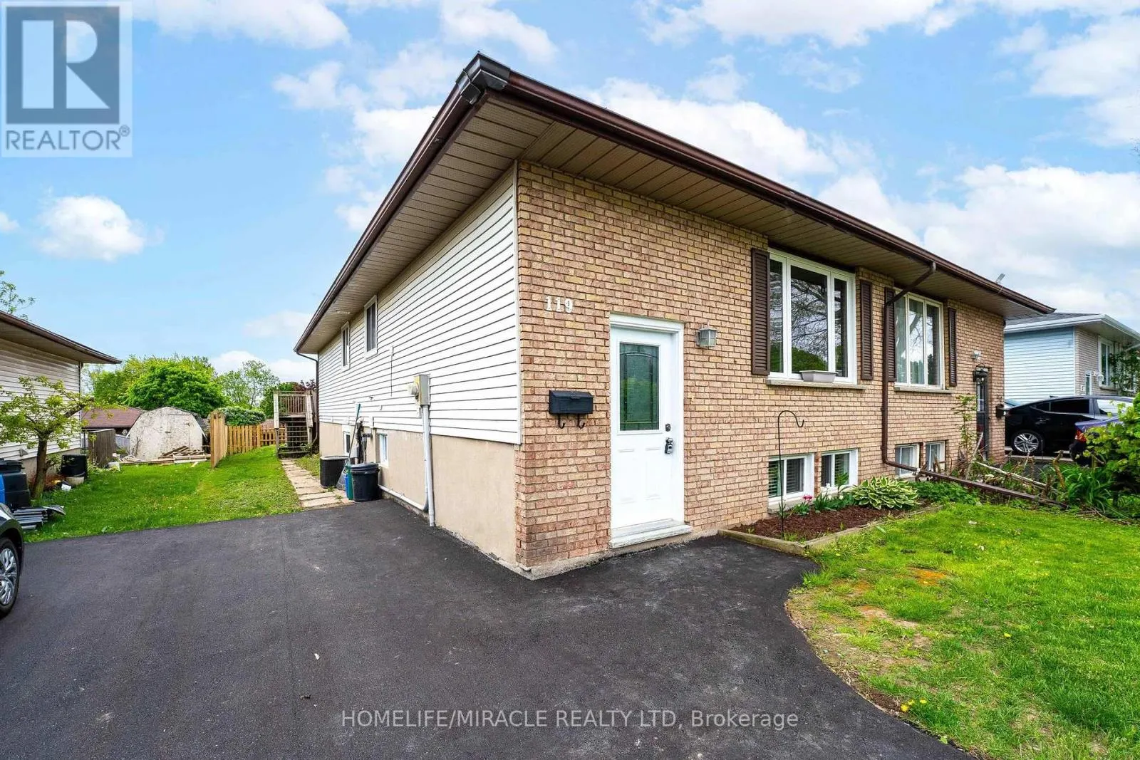 119 NICKOLAS CRESCENT