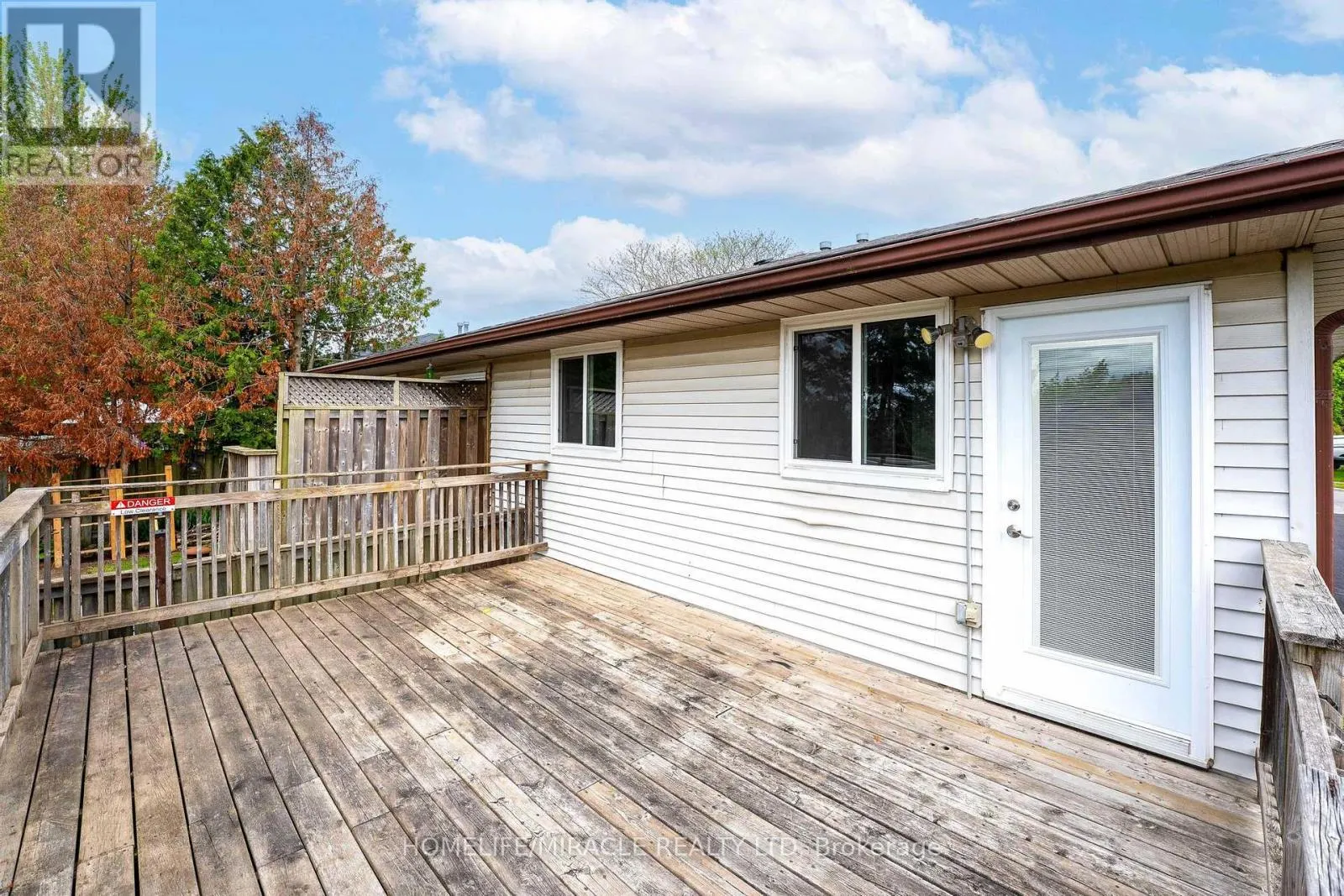 119 NICKOLAS CRESCENT
