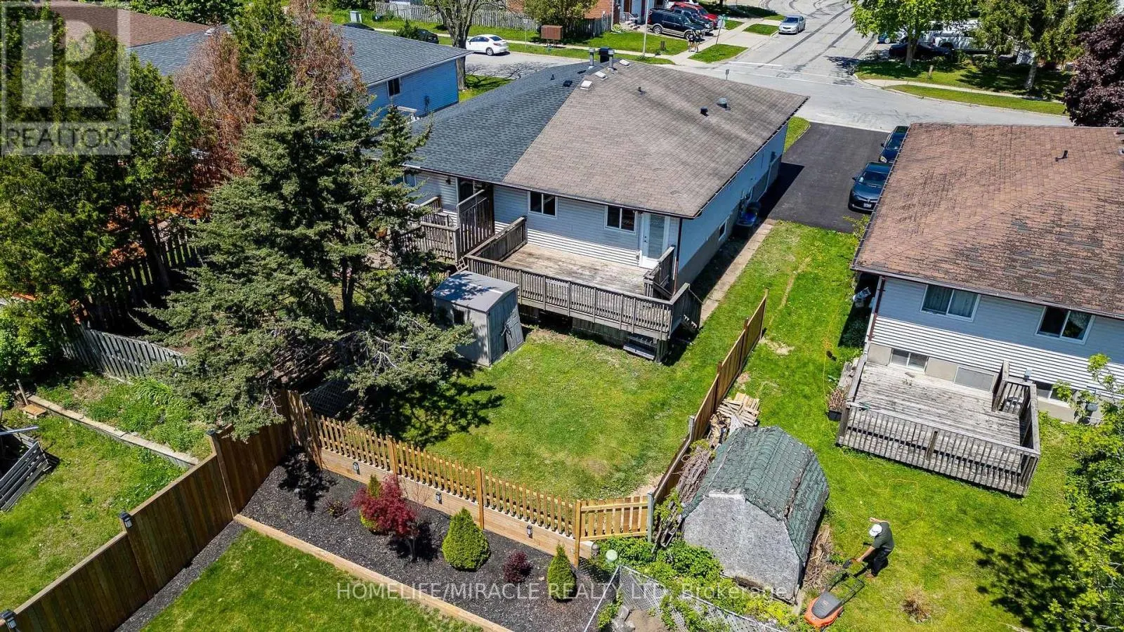 119 NICKOLAS CRESCENT