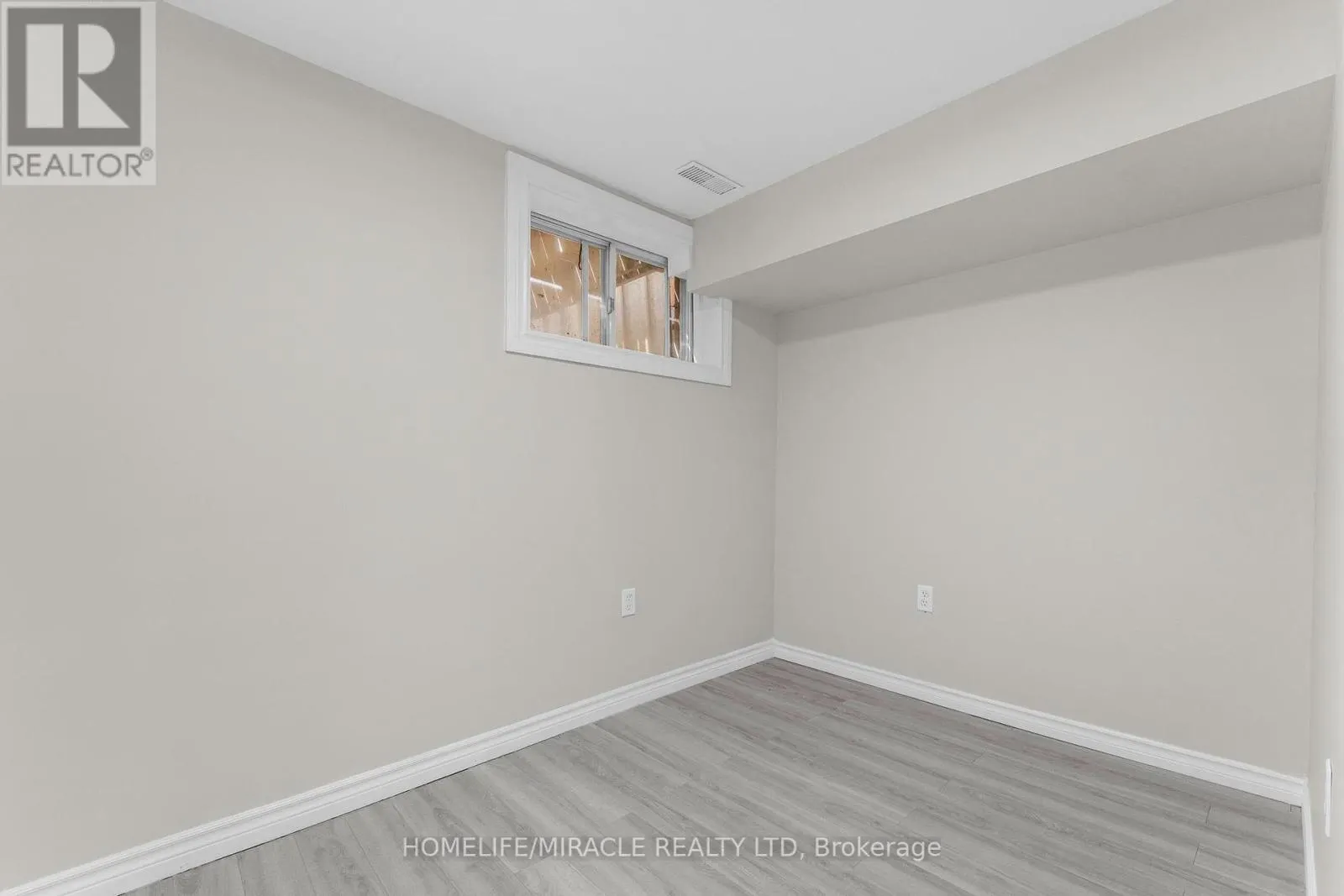 119 NICKOLAS CRESCENT
