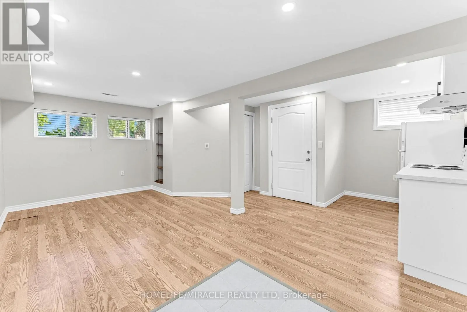 119 NICKOLAS CRESCENT