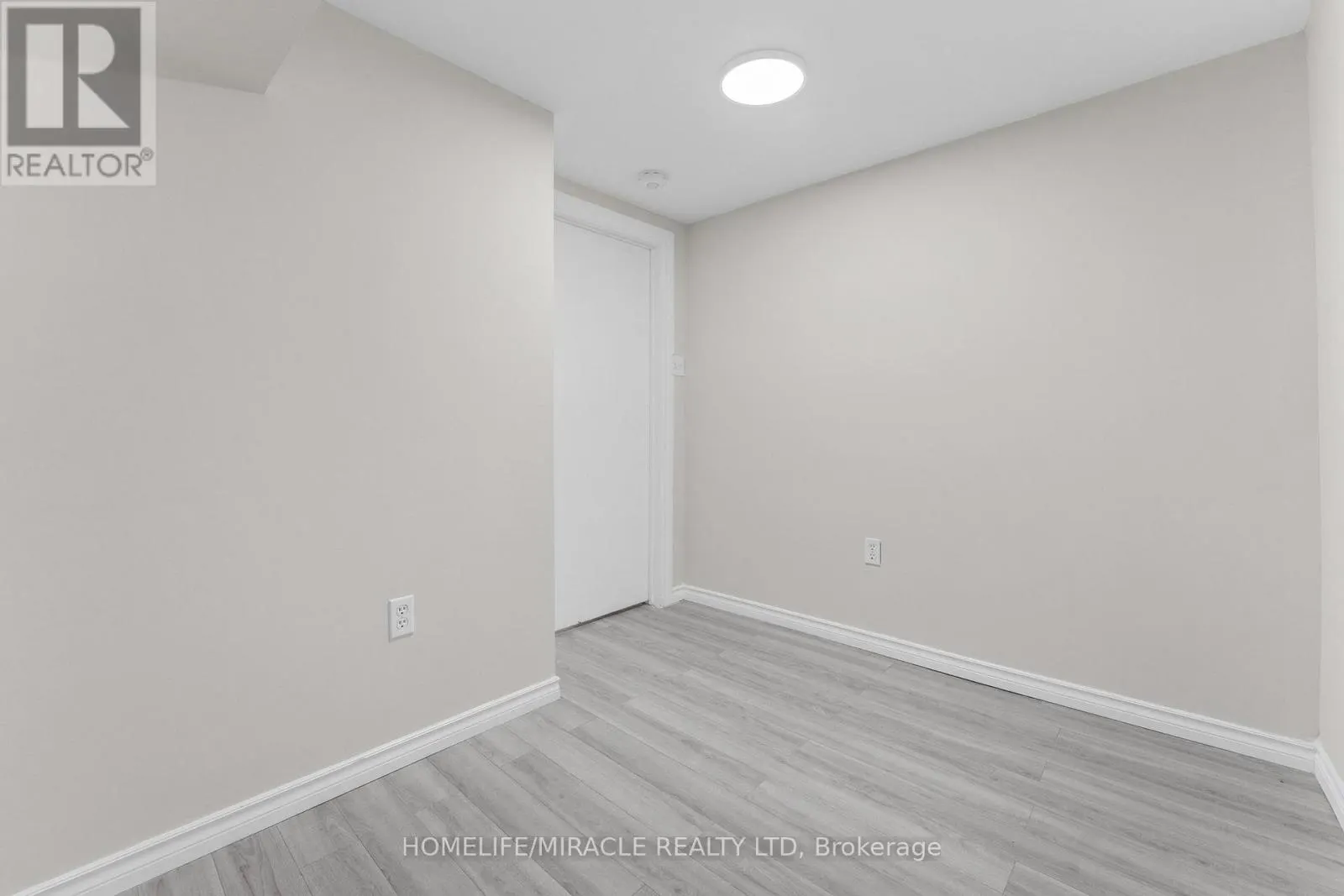 119 NICKOLAS CRESCENT