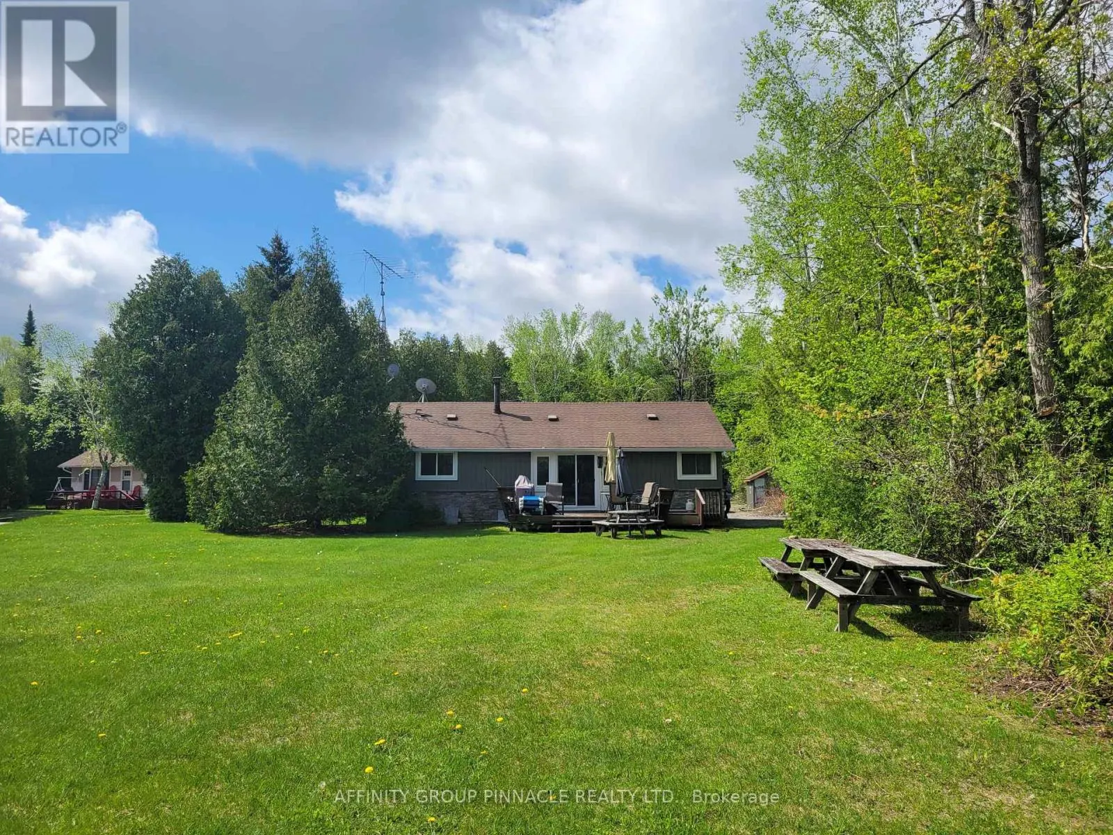 2473 SELWYN BAY LANE