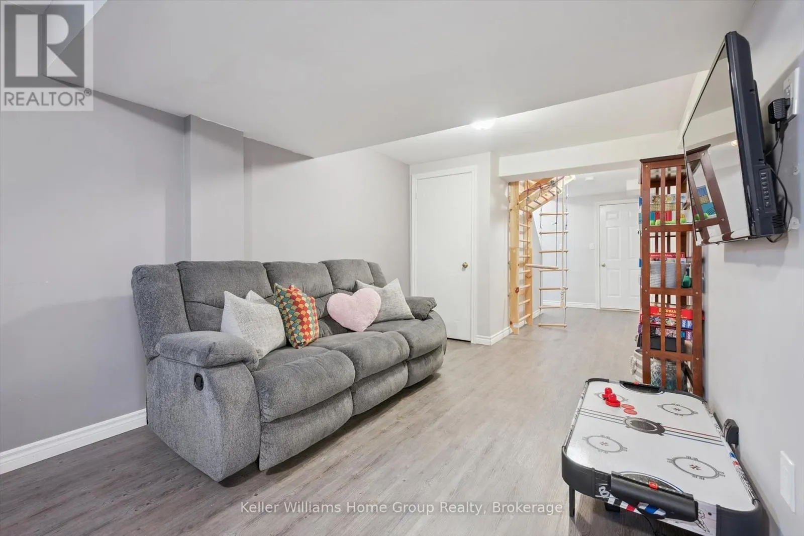 47 BUCKTHORN CRESCENT