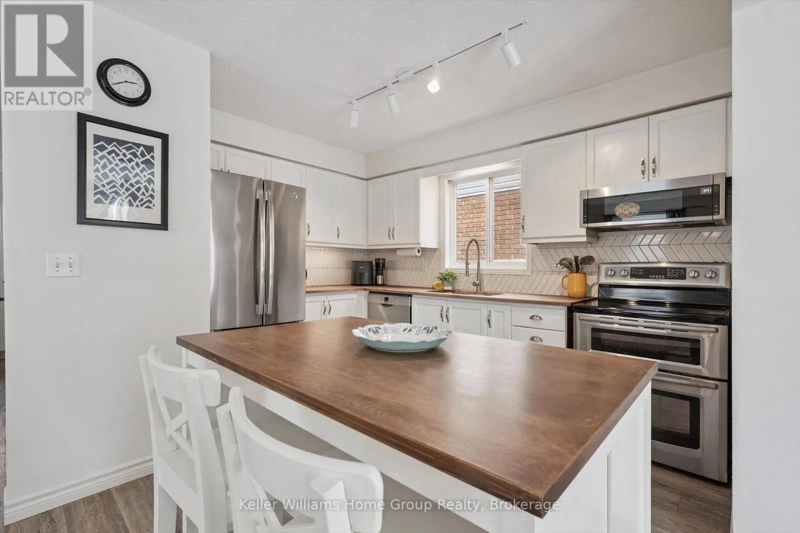 47 BUCKTHORN CRESCENT