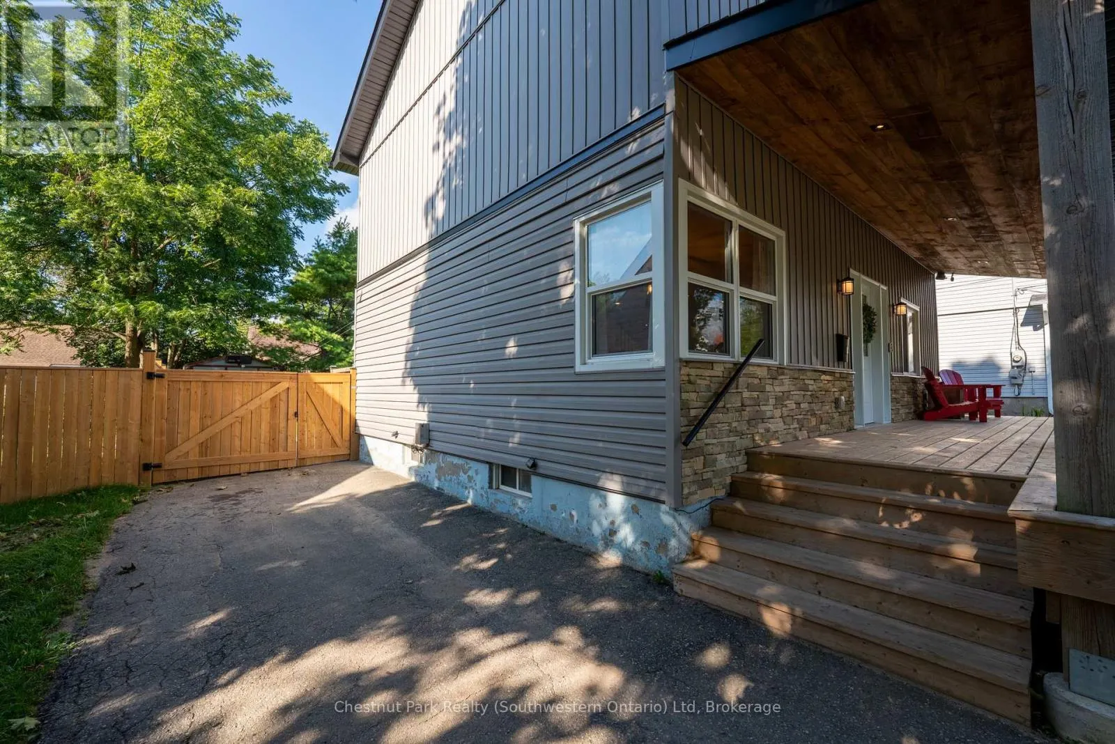 6 GOLDIE AVENUE