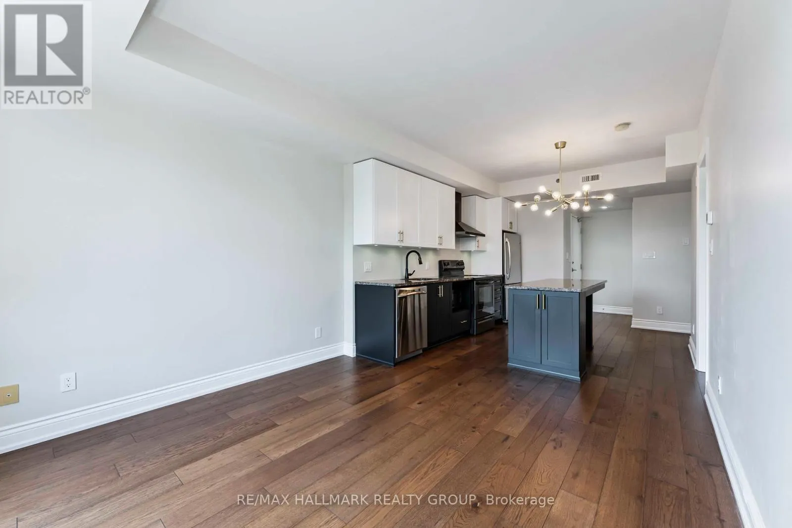 316 - 808 BRONSON AVENUE