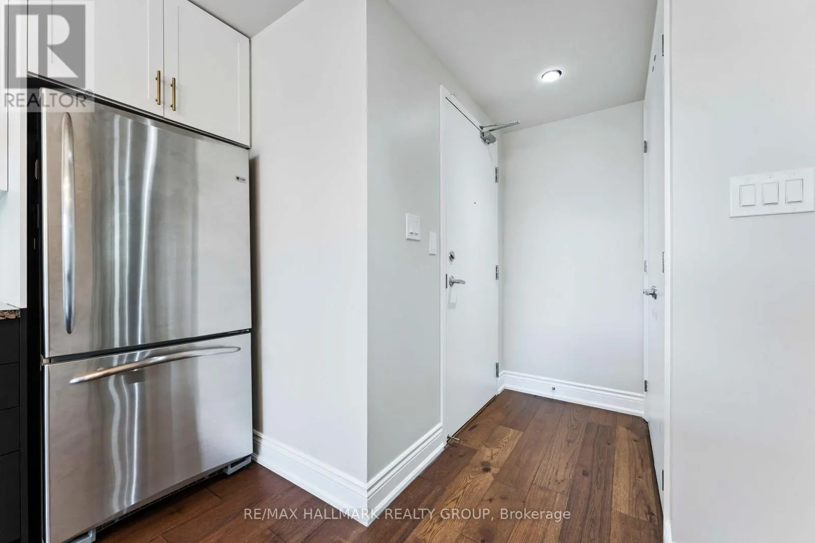 316 - 808 BRONSON AVENUE