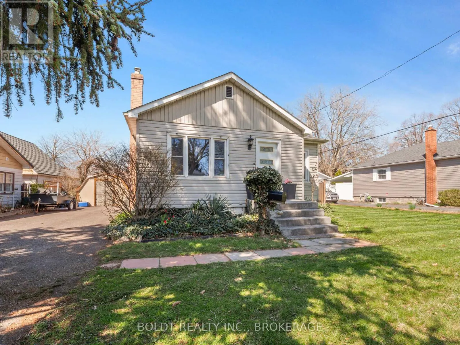 11 EDWARD AVENUE