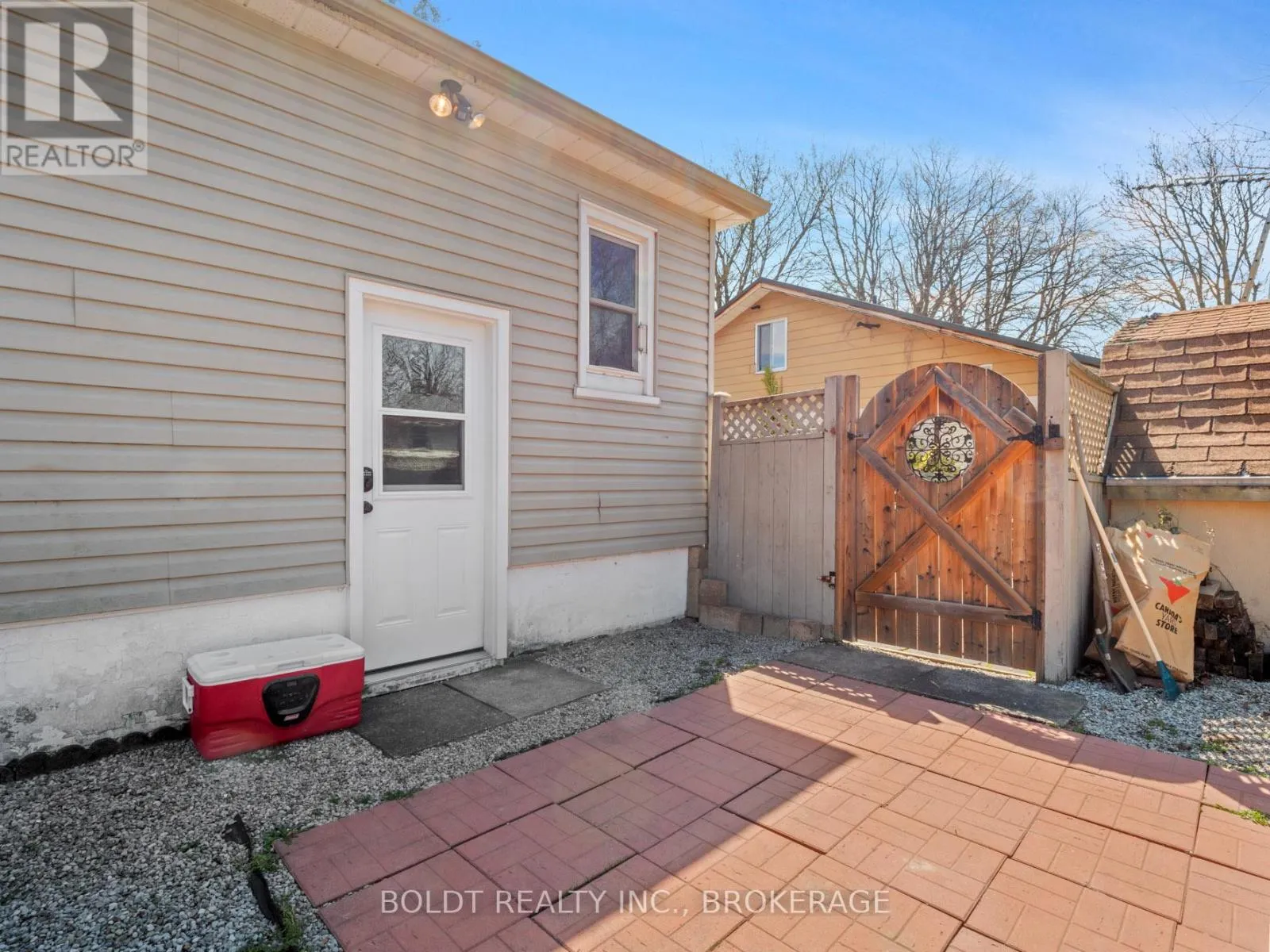 11 EDWARD AVENUE