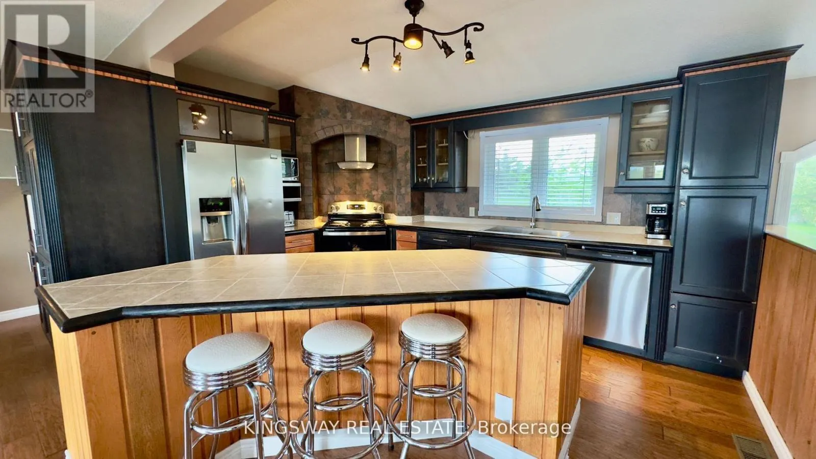 18 MITCHELLVIEW ROAD