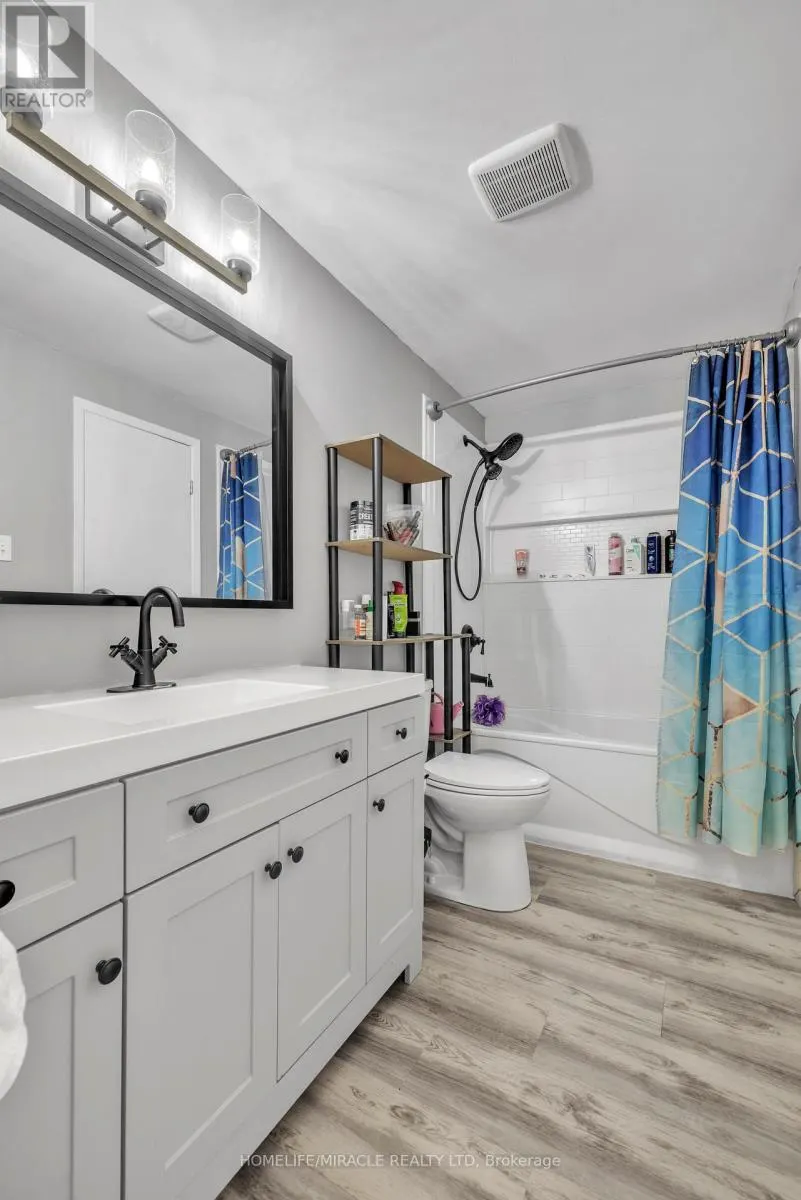 4 - 259 LANSDOWNE AVENUE