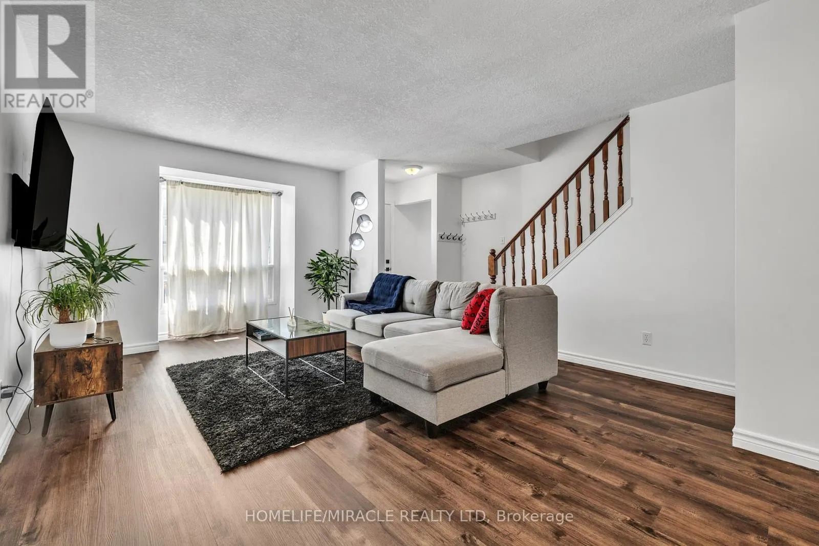 4 - 259 LANSDOWNE AVENUE