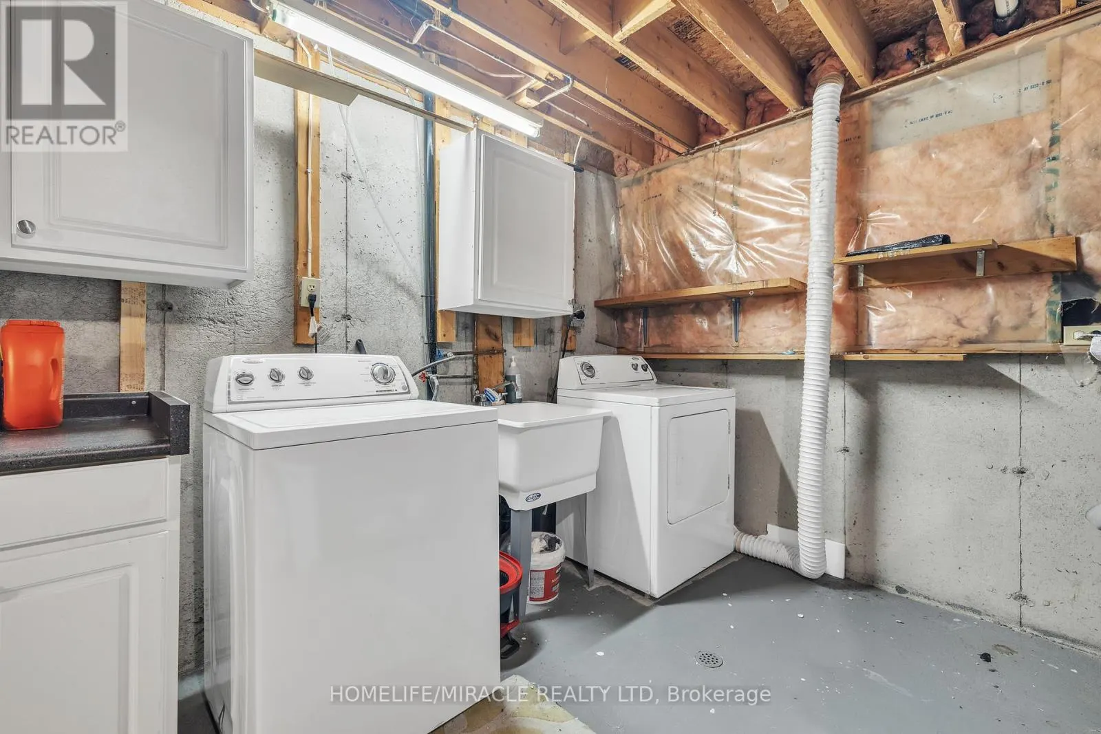 4 - 259 LANSDOWNE AVENUE