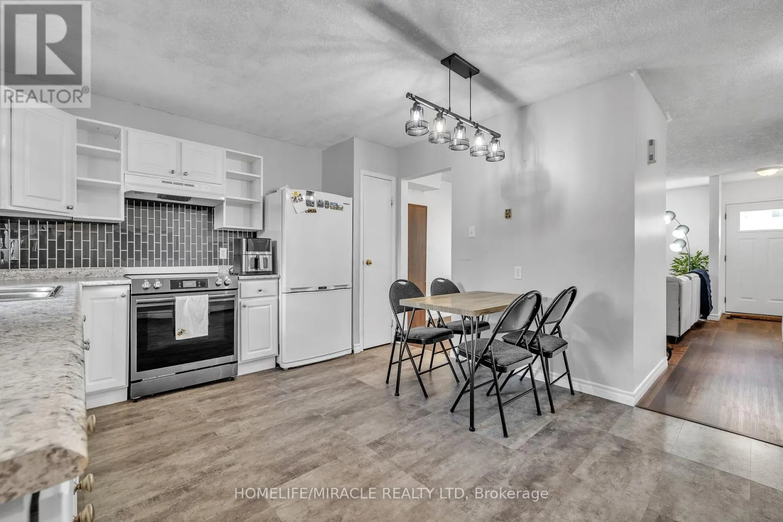 4 - 259 LANSDOWNE AVENUE