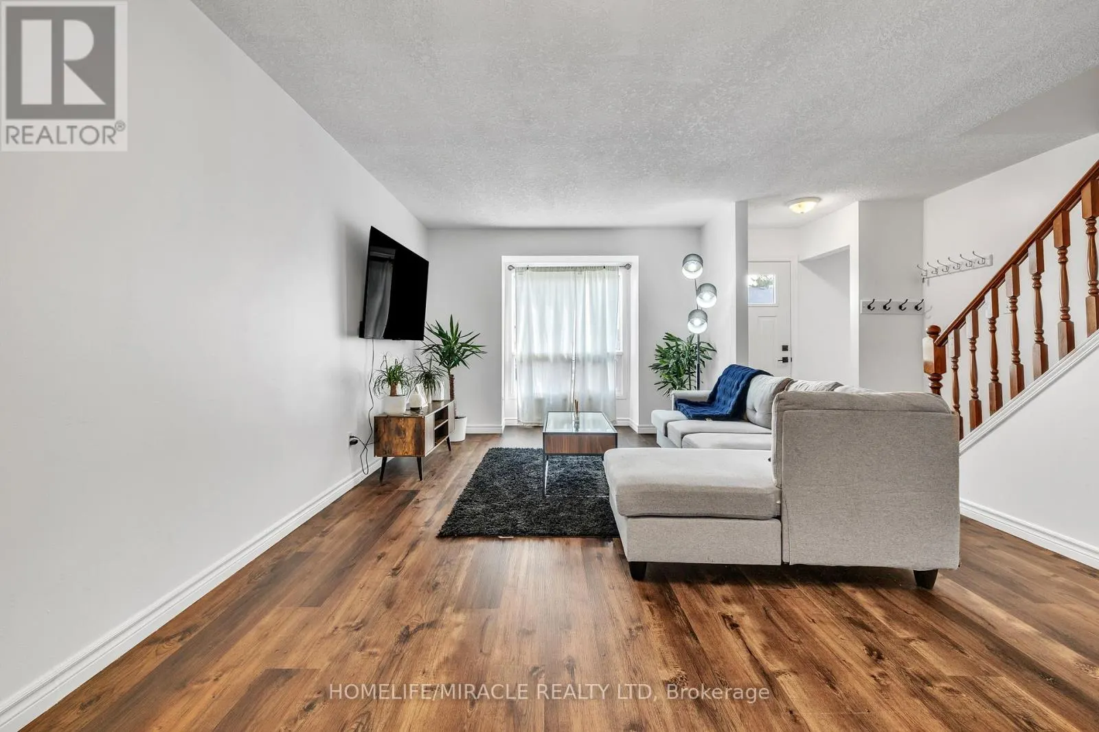 4 - 259 LANSDOWNE AVENUE