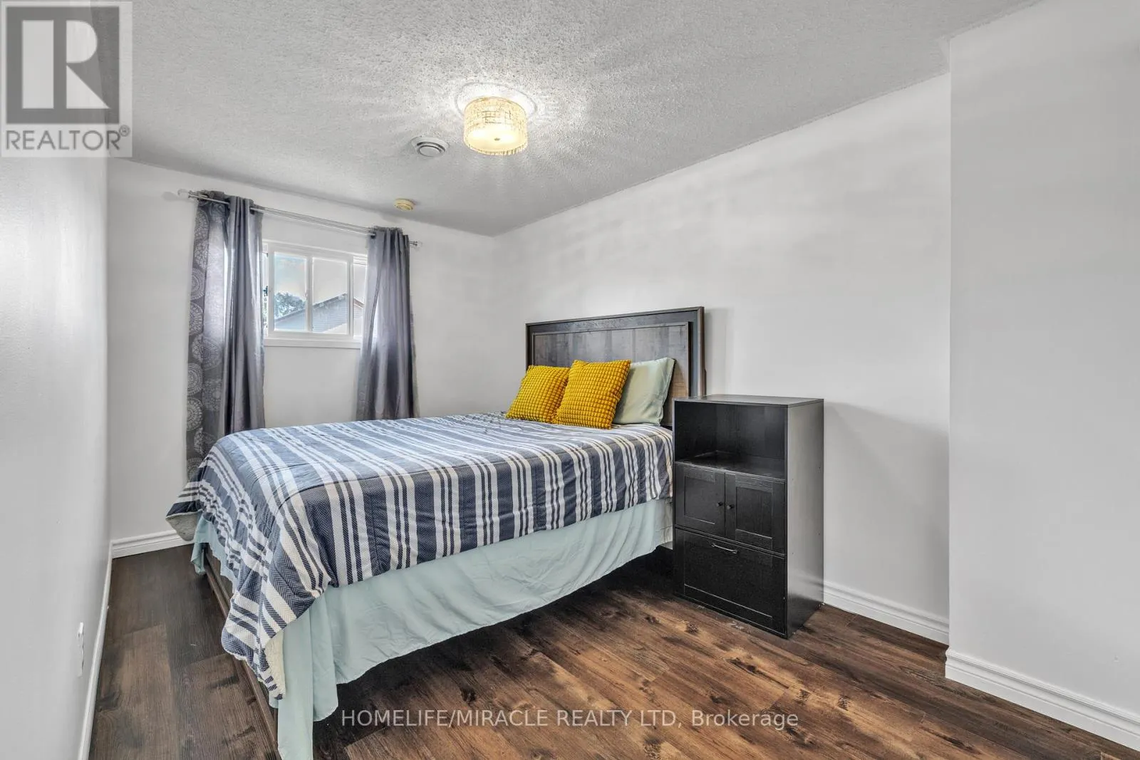 4 - 259 LANSDOWNE AVENUE