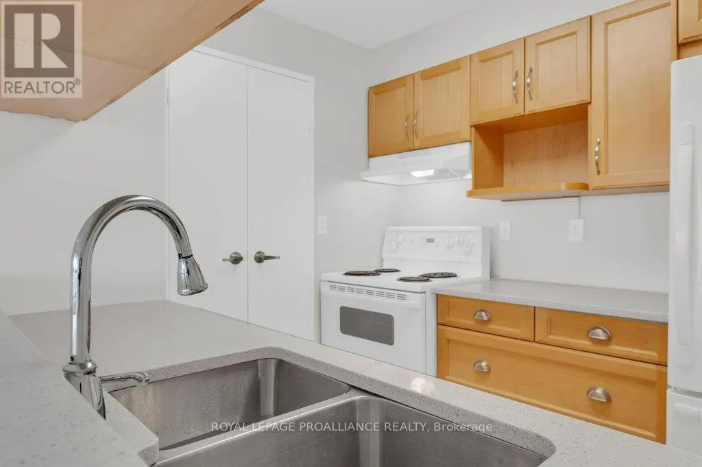 906 - 344 FRONT STREET, #906