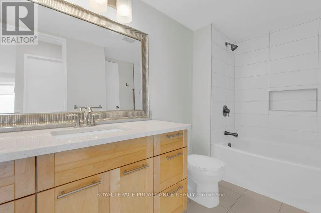 906 - 344 FRONT STREET, #906