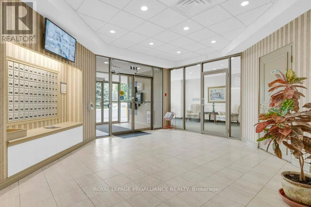 906 - 344 FRONT STREET, #906