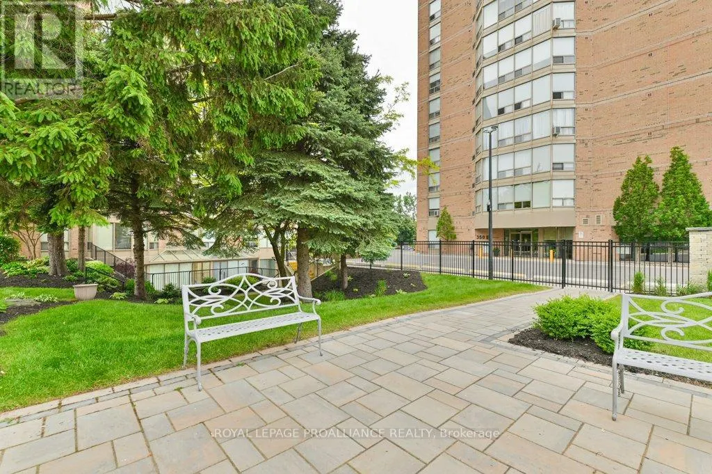 906 - 344 FRONT STREET, #906