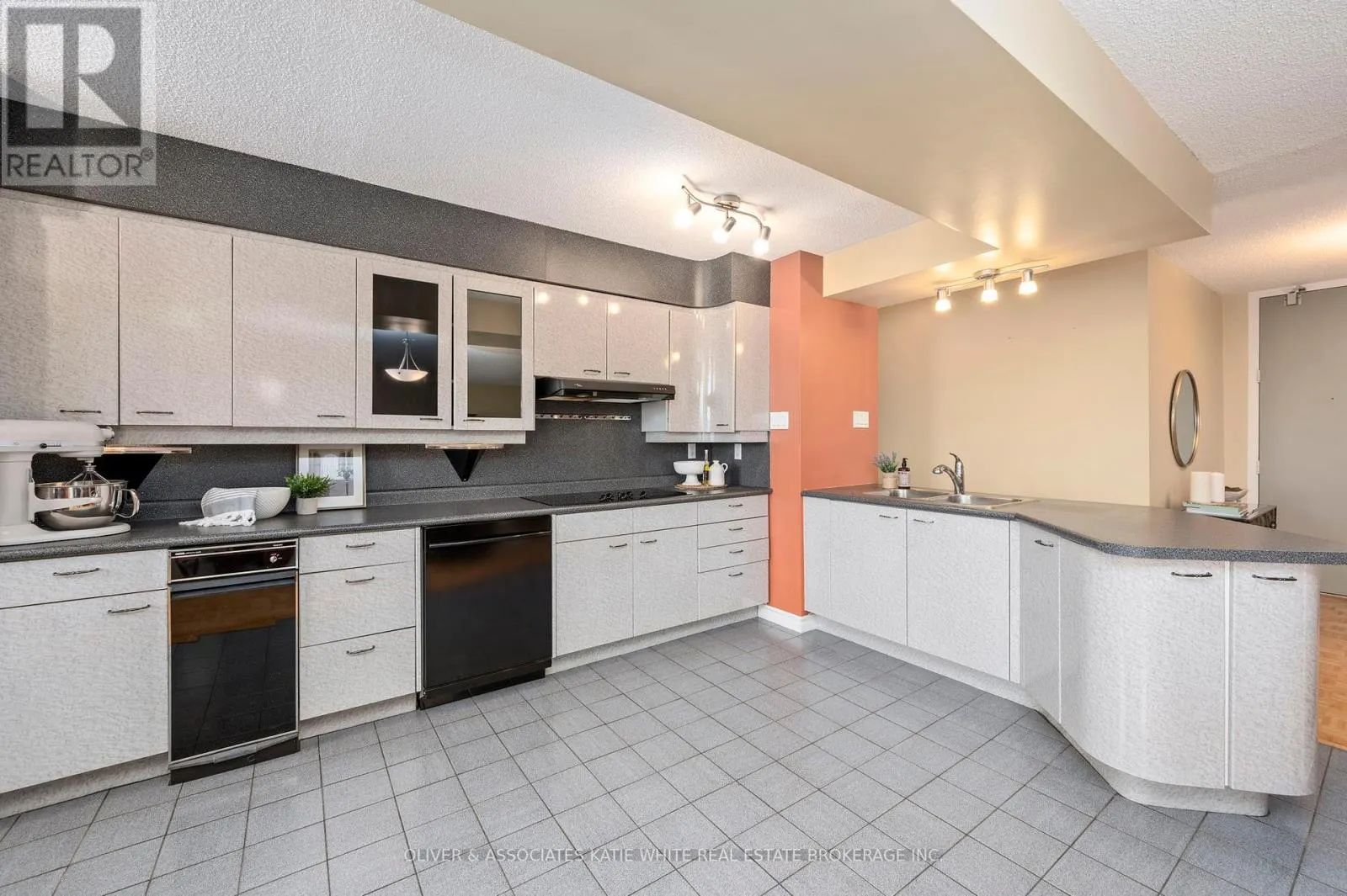 1507 - 380 KING STREET, #1507