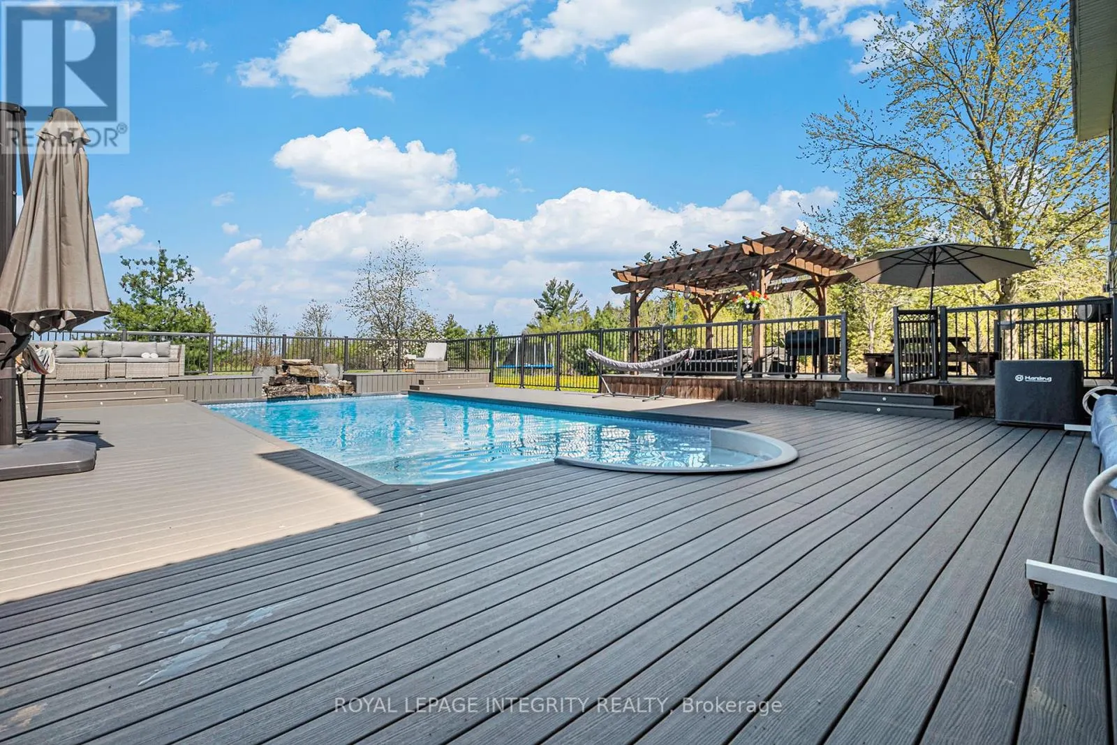 6548 CARP ROAD