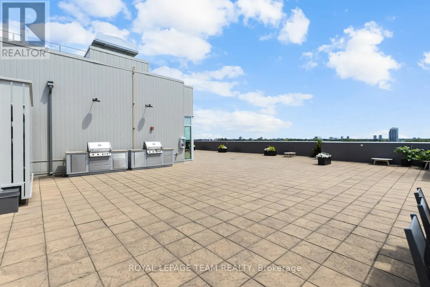 502 - 108 RICHMOND ROAD