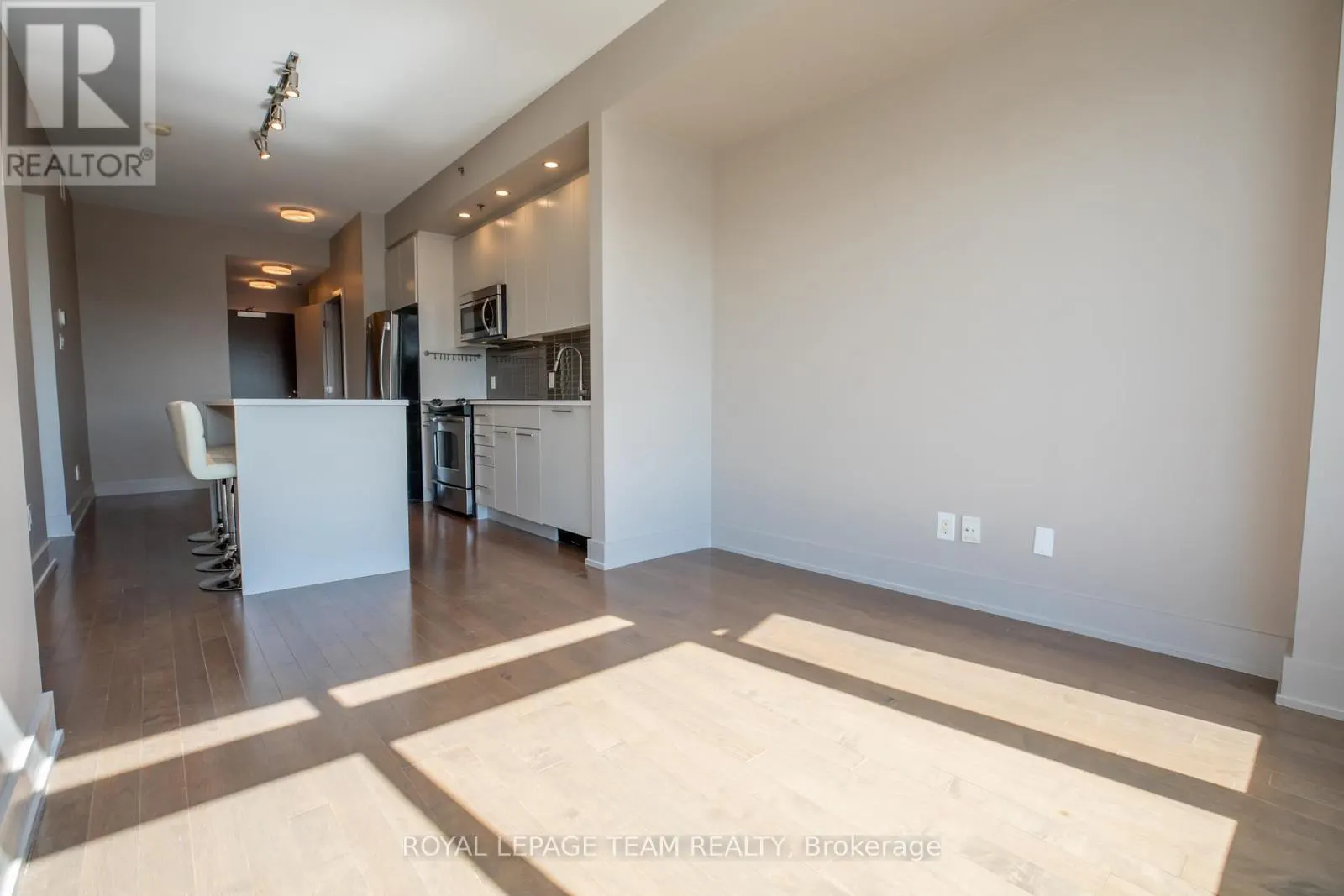 502 - 108 RICHMOND ROAD