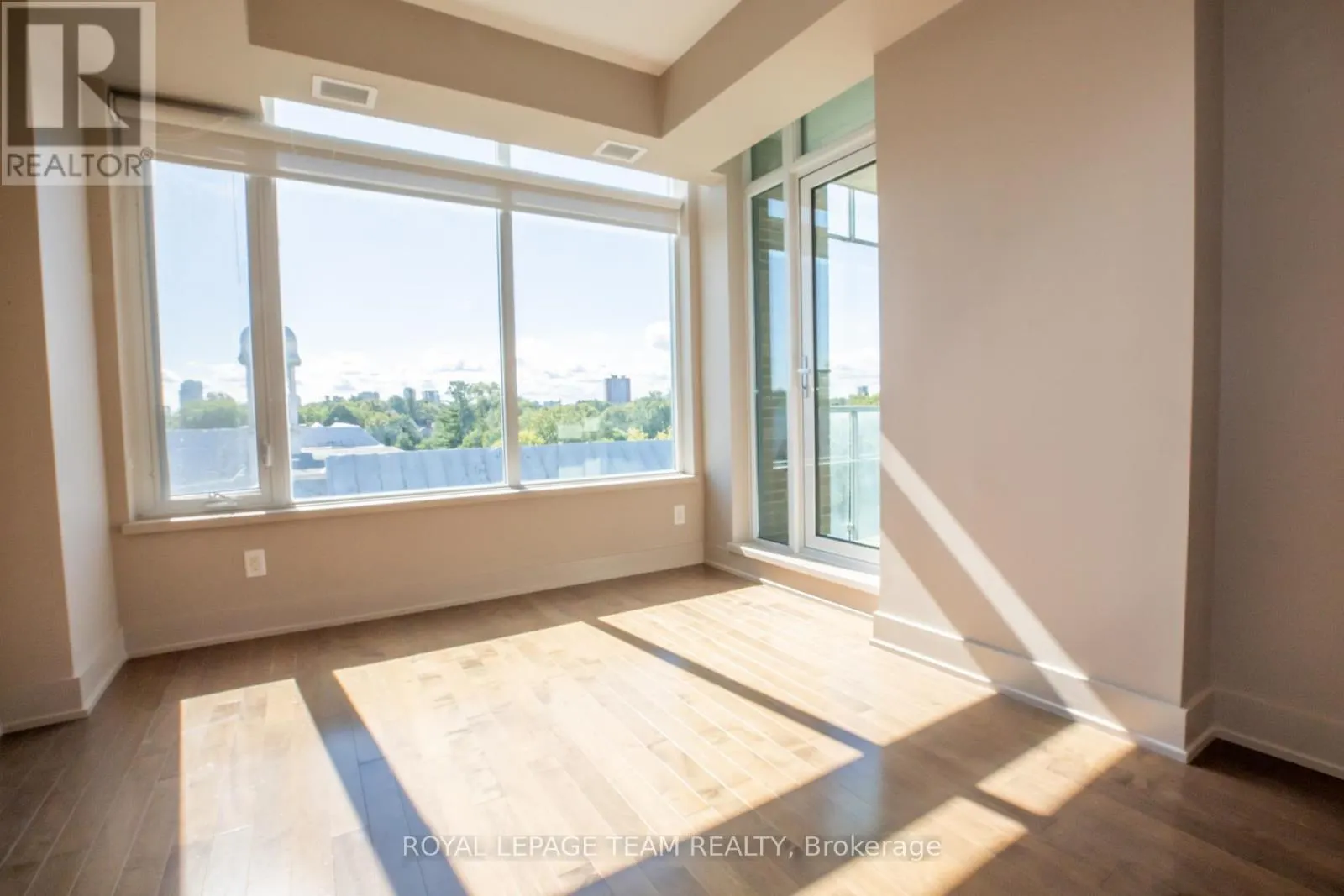 502 - 108 RICHMOND ROAD