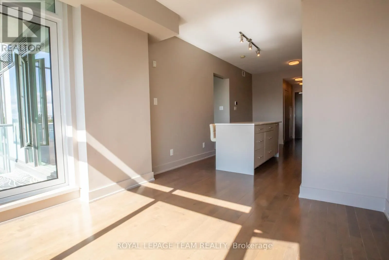 502 - 108 RICHMOND ROAD