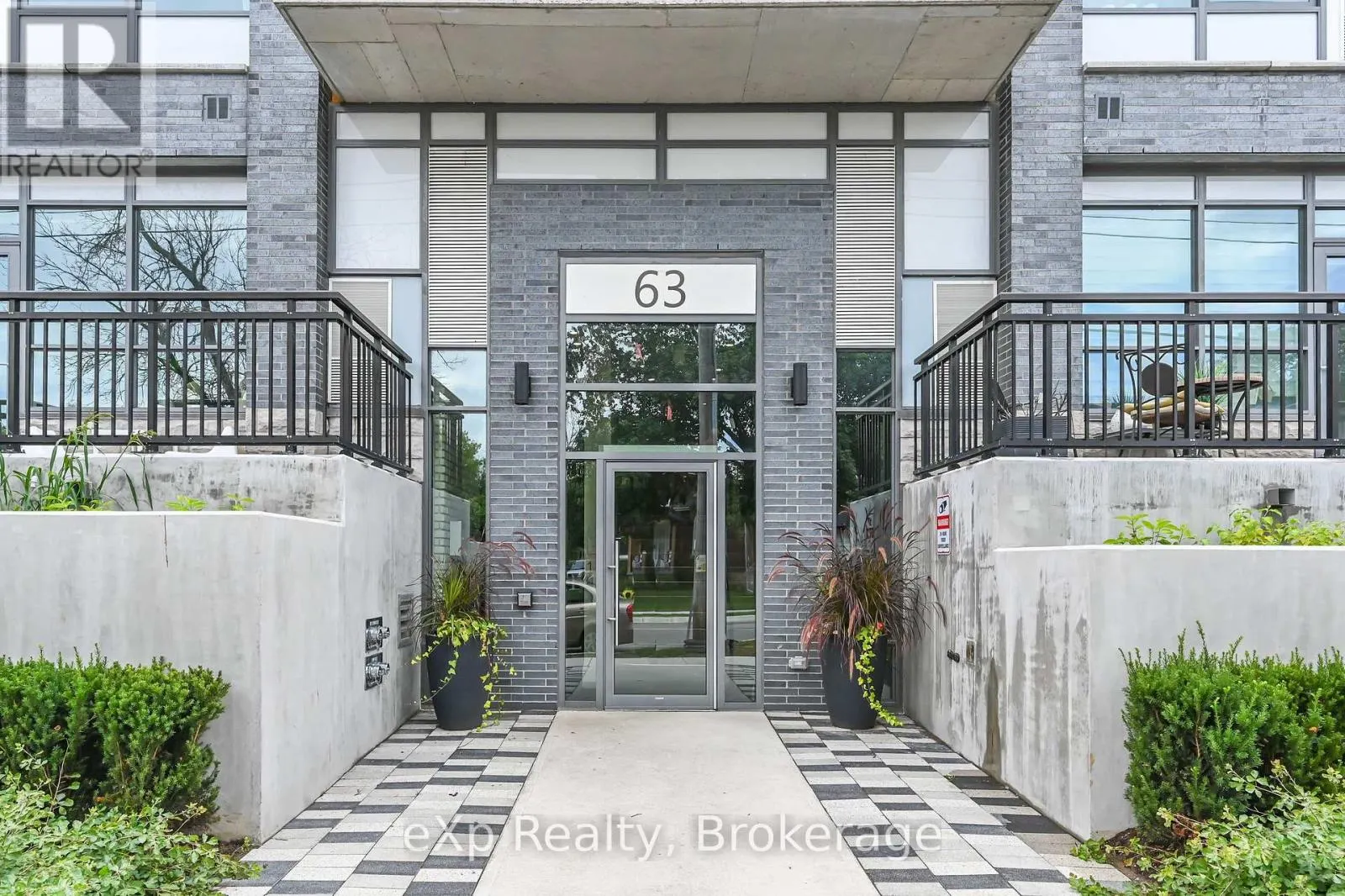 804 - 63 ARTHUR STREET S, #804