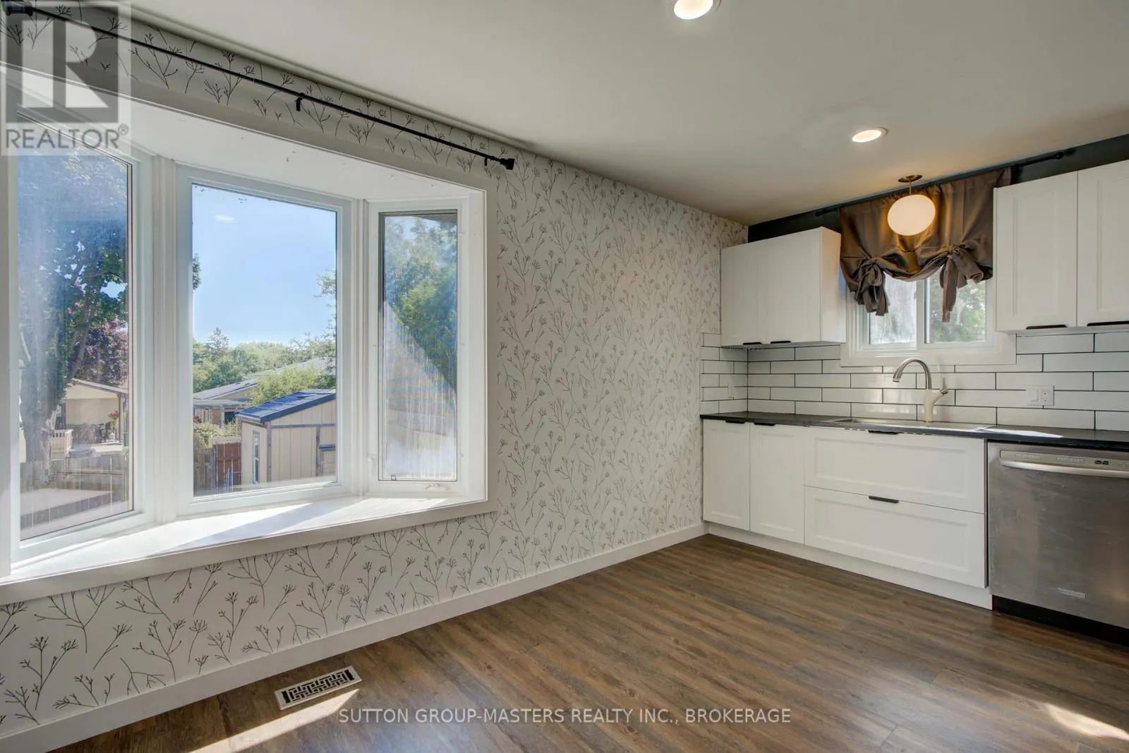 846 SANDRINGHAM PLACE