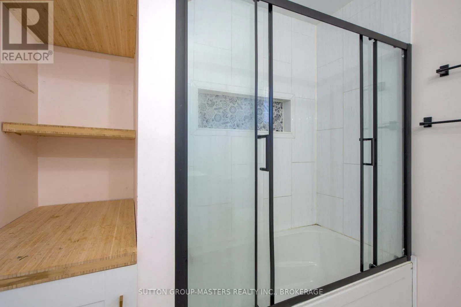 846 SANDRINGHAM PLACE
