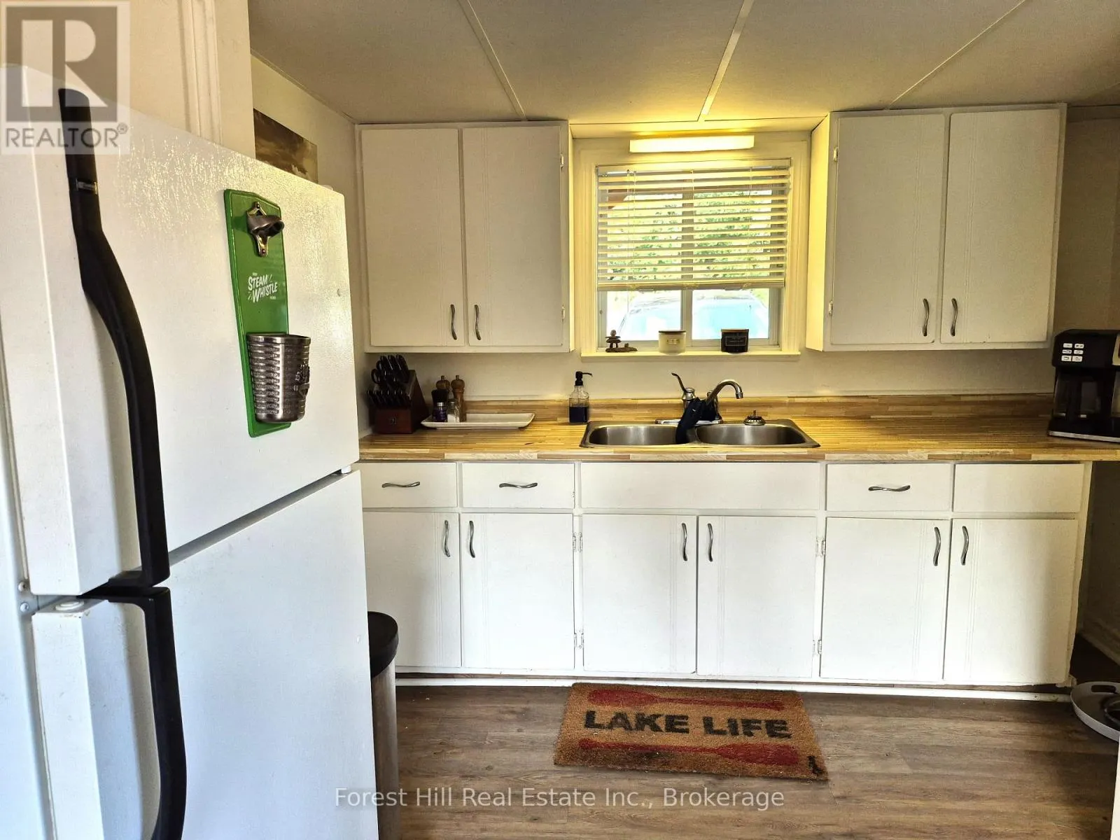 77 JAMES BAY JUNCTION ROAD S