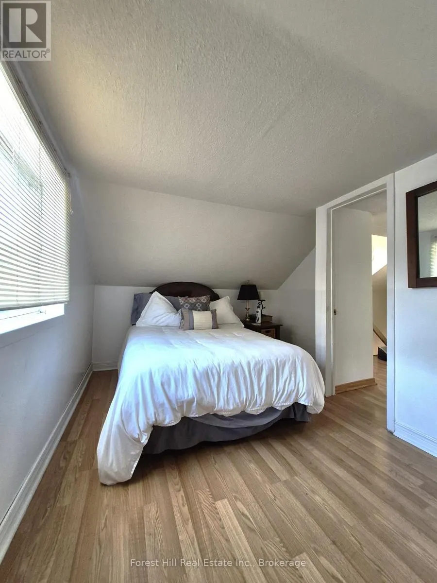 77 JAMES BAY JUNCTION ROAD S
