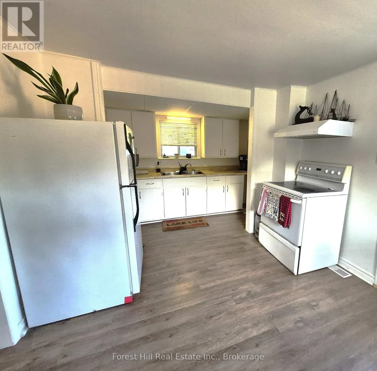 77 JAMES BAY JUNCTION ROAD S