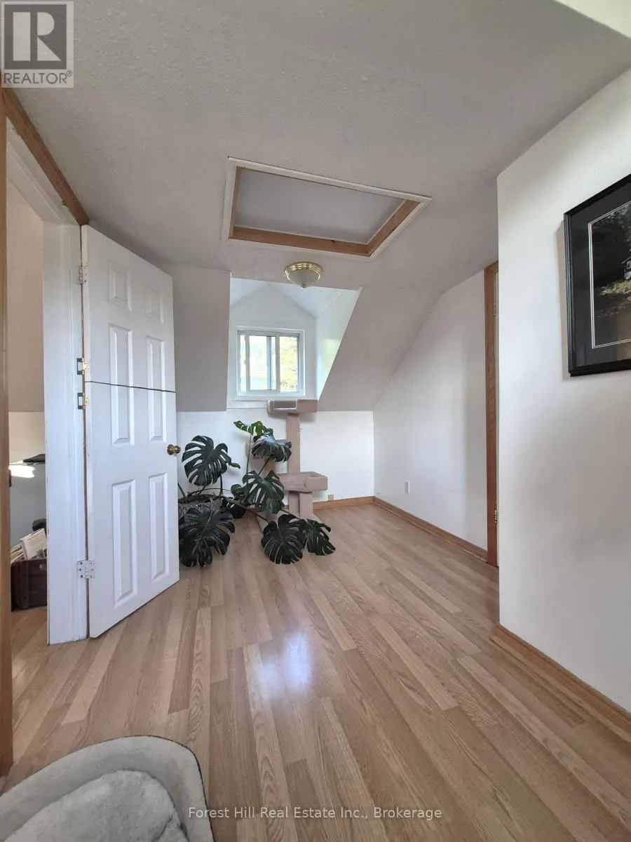 77 JAMES BAY JUNCTION ROAD S